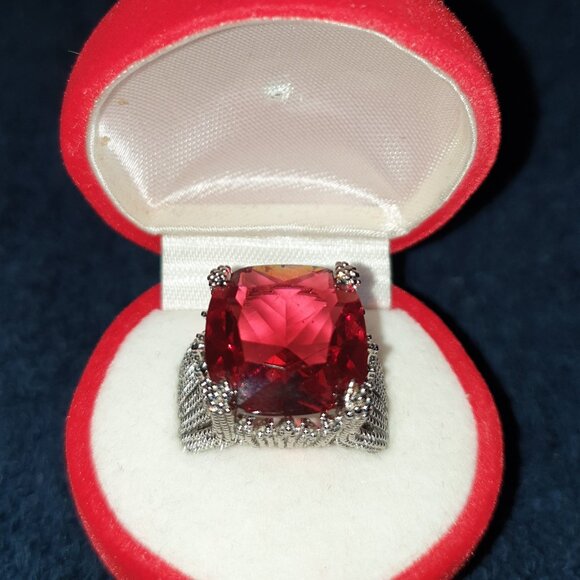 Gorgeous Giant Princess Red Crystal Ruby Colour Sterling Silver Cocktail Ring - Picture 12 of 14